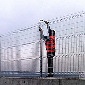 panel çit, tel çit, dikenli tel, jiletli tel, ferforje uygulamaları, beton direkler, profil çit direkleri, örgülü kafes tel, izmit panel çit, kocaeli panel çit, panel çit uygulamaları